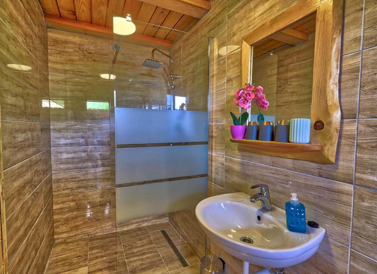 Hotel Glamping Brodej Vitanje Zewnętrze zdjęcie